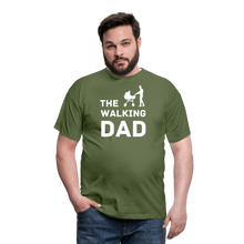 Załaduj obraz do przeglądarki galerii, Männer T-Shirt - The Walking Dad - Militärgrün