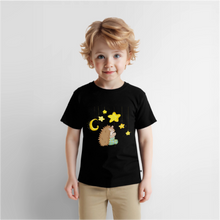 Ladda upp bild till gallerivisning, Kinder Premium T-Shirt - Igel mit Sternen - Schwarz