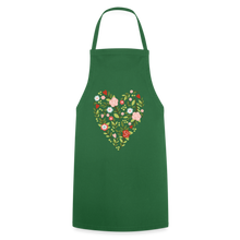 Indlæs billede til gallerivisning Grüne Schürze mit floralem Herz aus Rosen, Beeren und Ranken