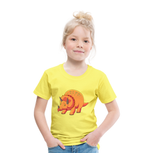 Load image into Gallery viewer, Kinder Premium T-Shirt - Dino Triceratops - Gelb