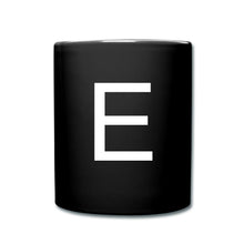 Charger l'image dans la galerie, Schwarze Keramiktasse mit großem weißem Buchstaben E im Design