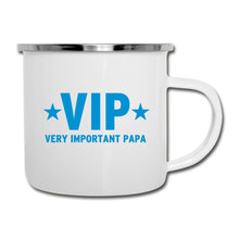 Lataa kuva Galleria-katseluun, Weisse Emaille-Tasse mit blauem Spruch VIP Very Important Papa und zwei Sternen