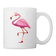 Indlæs billede til gallerivisning Rosa Flamingo auf einem Bein stehend, Motiv auf weißer Keramiktasse, ohne Text
