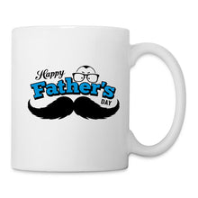 Afbeelding in Gallery-weergave laden, Weiße Tasse mit Schnurrbart, Brille und Schriftzug „Happy Father's Day“
