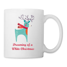 Carica l'immagine nel visualizzatore di Gallery, Tasse mit skandinavischem Rentier und Spruch Dreaming of a White Christmas