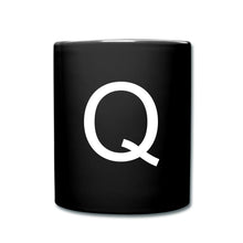 Charger l'image dans la galerie, Schwarze Tasse mit weißer Initiale Q, personalisierbare Buchstaben-Tasse als Geschenk