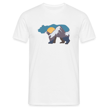 Load image into Gallery viewer, Männer T-Shirt mit Bär und Berg - Weiß
