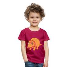 Load image into Gallery viewer, Kinder Premium T-Shirt - Dino Triceratops - dunkles Pink
