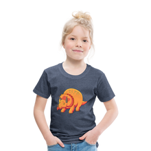 Load image into Gallery viewer, Kinder Premium T-Shirt - Dino Triceratops - Blau meliert
