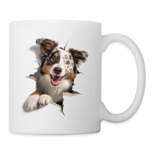 Indlæs billede til gallerivisning Australian Shepherd Tasse, Aussie durchbricht im 3D-Effekt das Papier
