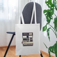 Carregar imagem no visualizador da galeria, Jutebeutel mit Vintage Kamera - Weiß
