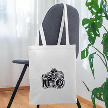 Carregar imagem no visualizador da galeria, Retro Jutebeutel mit Spiegelreflex-Kamera - Weiß
