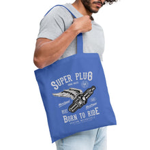 Lataa kuva Galleria-katseluun, Stoffbeutel Vintage Super Plug Born to Ride - Hellblau
