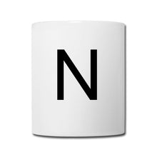 Ladda upp bild till gallerivisning, Weiße Tasse mit großem schwarzen Buchstaben N im Monogramm-Stil
