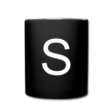 Carica l'immagine nel visualizzatore di Gallery, Schwarze Tasse mit großem weißem Buchstaben S als persönliche Initial-Tasse
