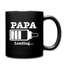 Indlæs billede til gallerivisning Schwarze Tasse mit Spruch PAPA Loading und Babyflasche als Akku-Motiv
