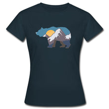 Indlæs billede til gallerivisning Frauen T-Shirt mit Bär und Bergen - Navy
